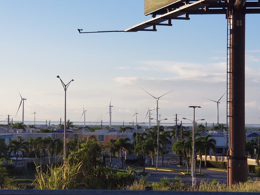 Molinos de viento en Salinas, Puerto Rico
