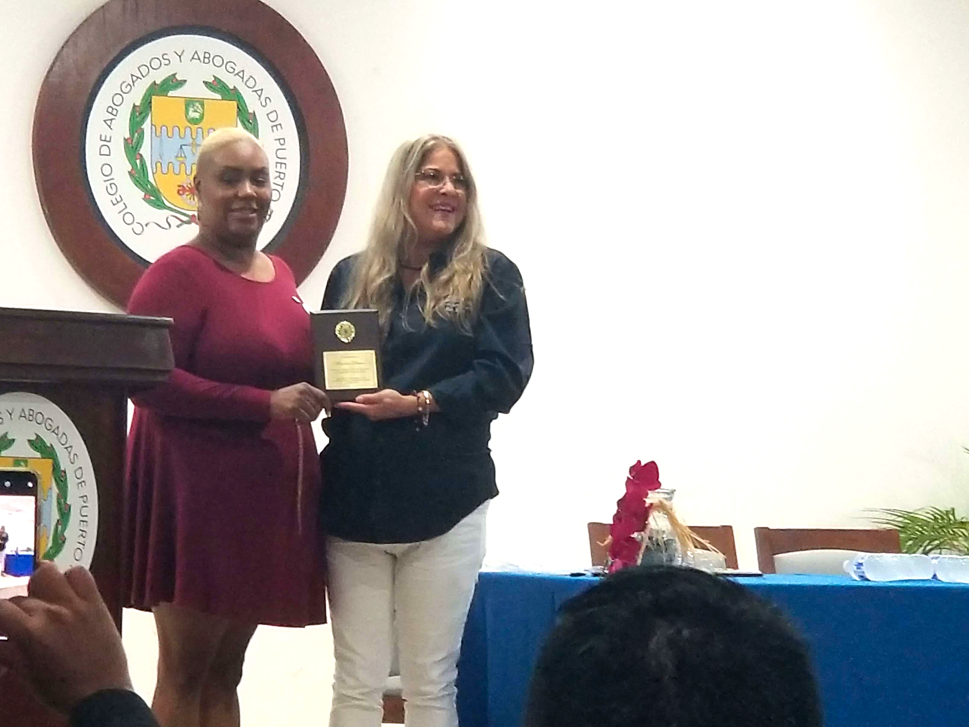 Mandisa Thomas y Eva Quiñones