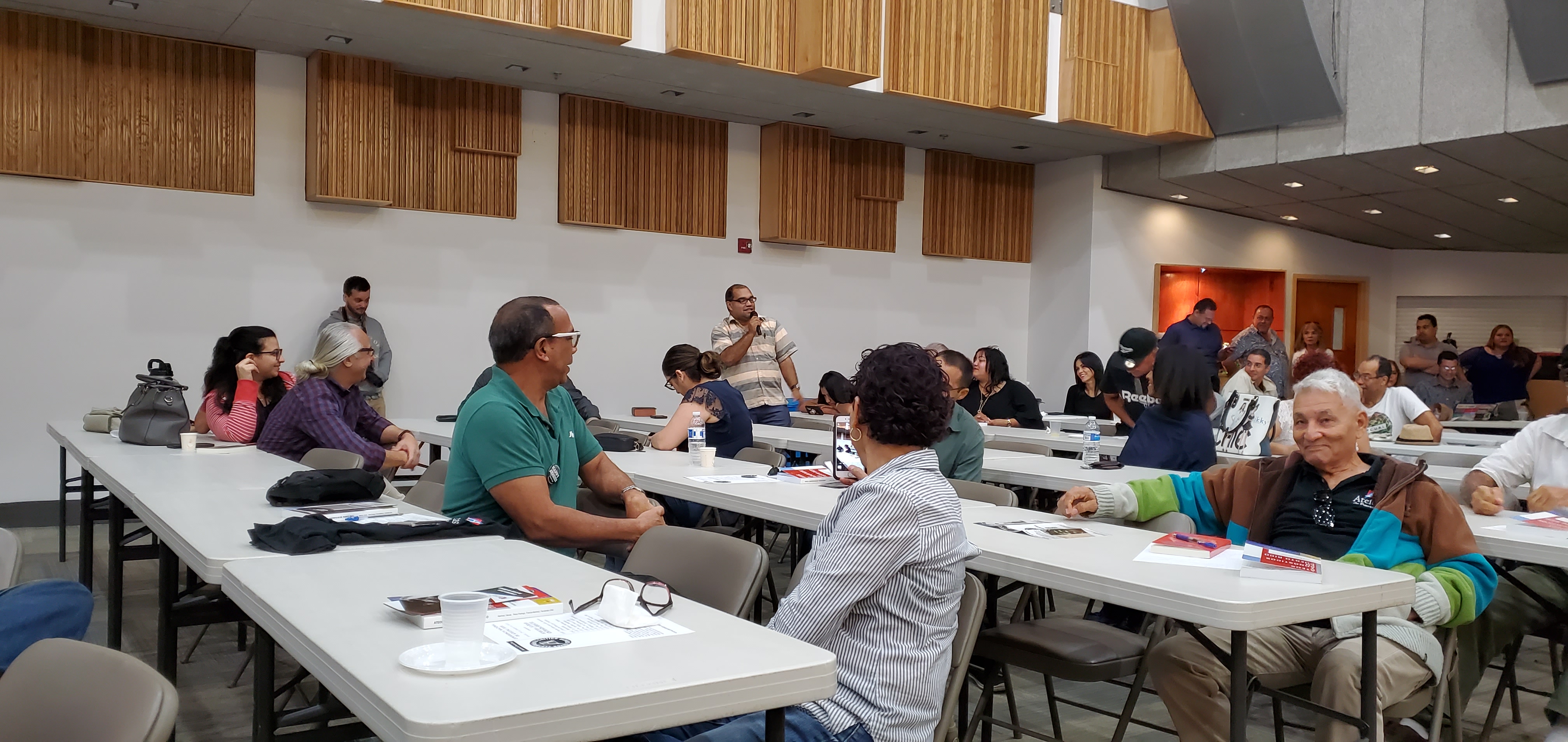 El pastor pentecostal Julio Álvarez en la Asamblea Nacional de Ateístas de Puerto Rico, 2020. (c) 2020, Pedro M. Rosario Barbosa. Licencia: CC-BY 4.0+.