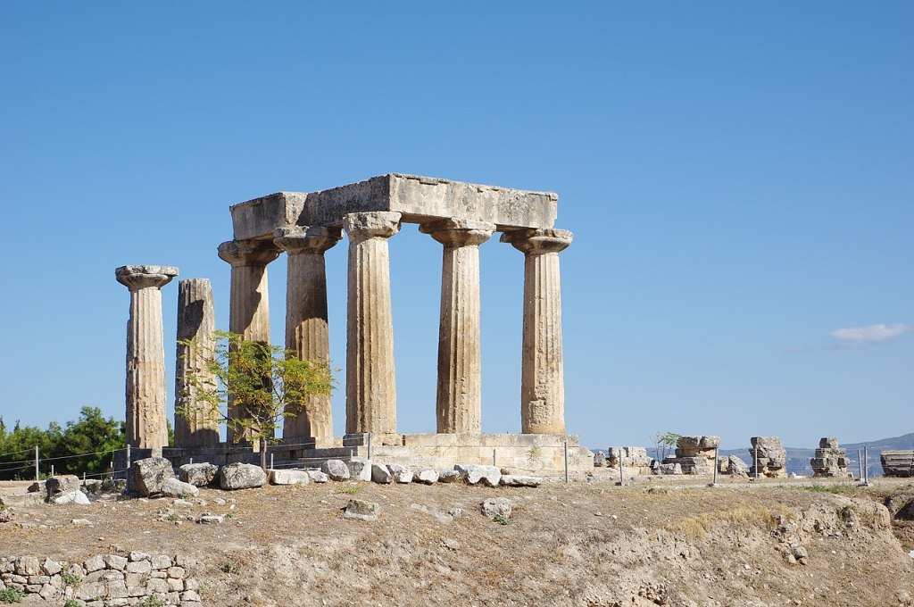Antiguo Templo de Apolo en Corinto